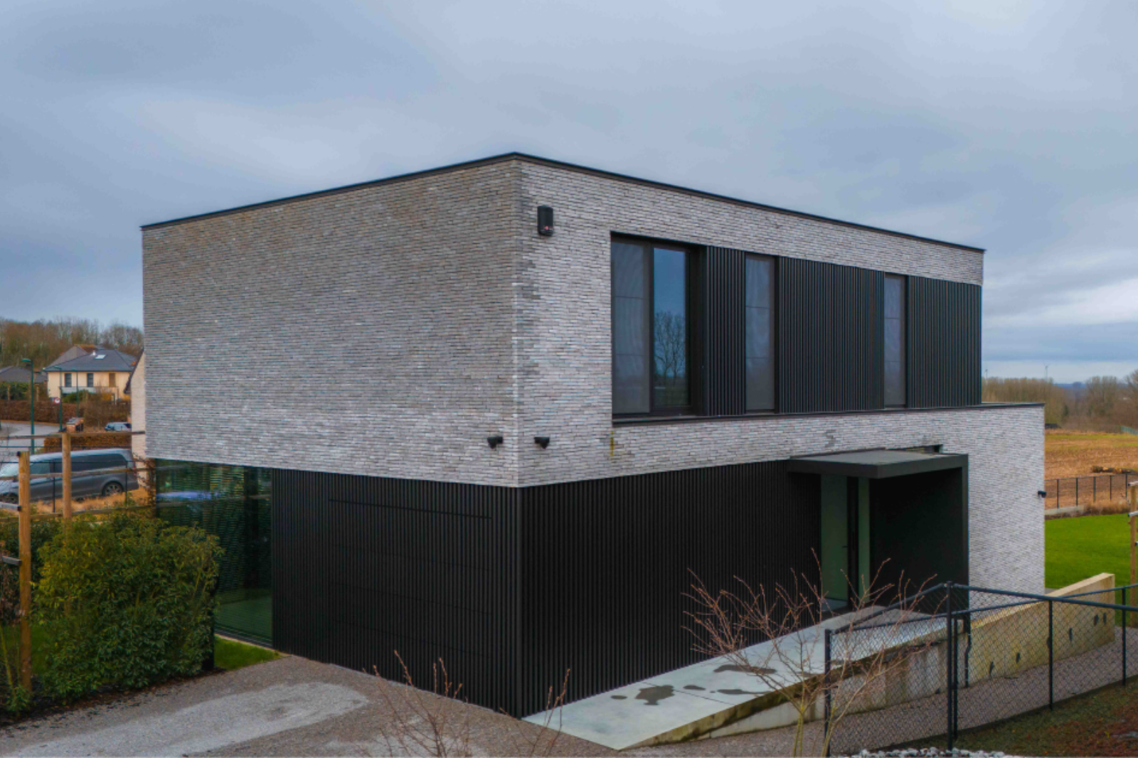 Nieuwbouwwoning met aluminium ramen